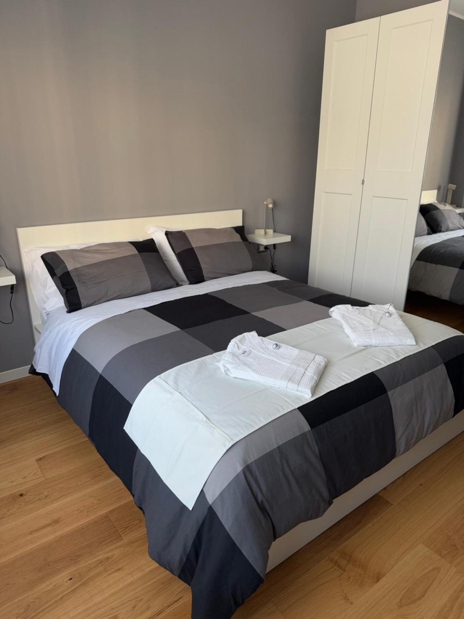 Vb's Luxury Flat Rom